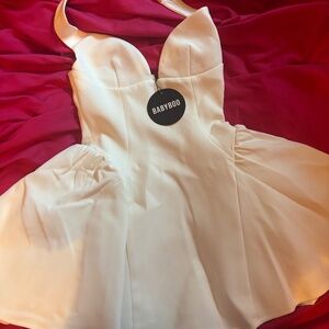 Can fit dress way to small !!!!